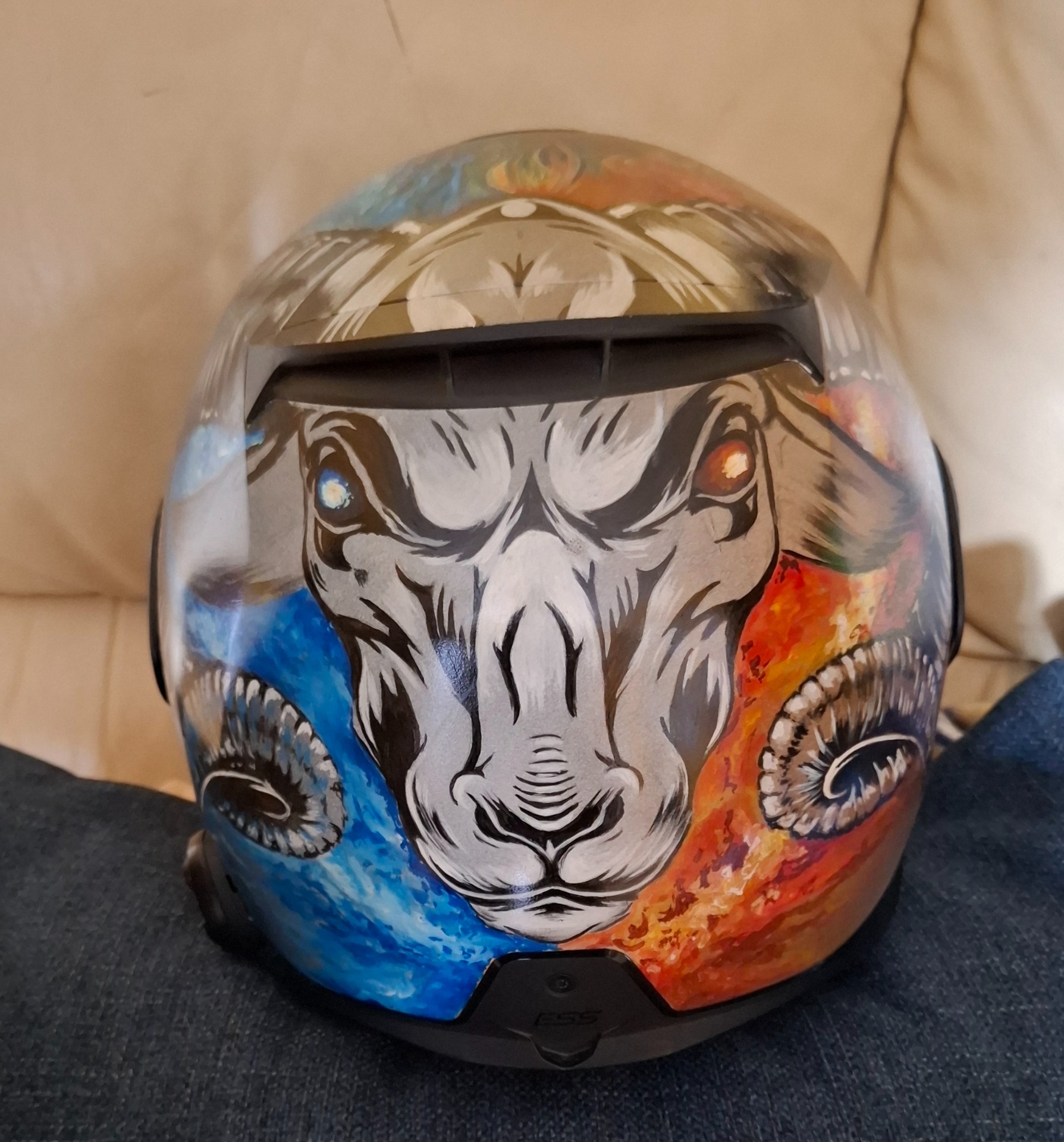 Casco moto personalizzato, dipinto a mano + aerografo